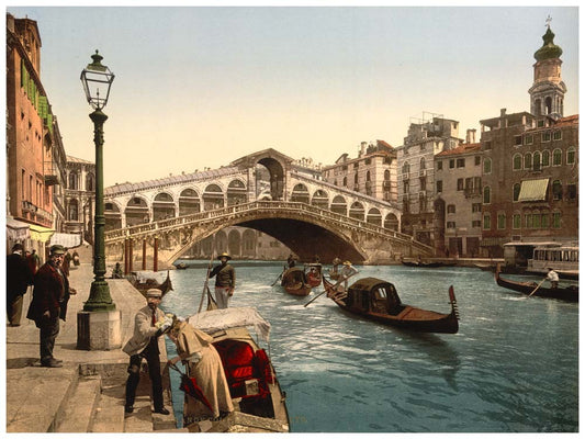 The Rialto Bridge, Venice, Italy 0400-5582