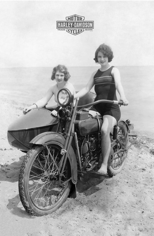 Women on Motorcycles 0000-6238 0000-6238