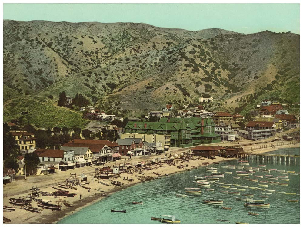 The beach at Avalon, Santa Catalina Island, Cal 0400-2107