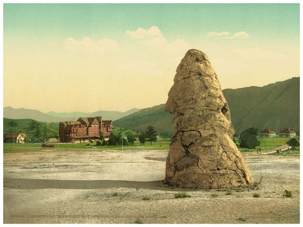 Liberty Cap, Mammoth Hot Springs, Yellowstone Park 0400-2344