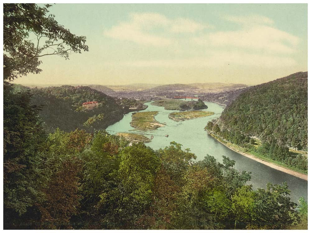 Up the Delaware from the Water Gap 0400-2373