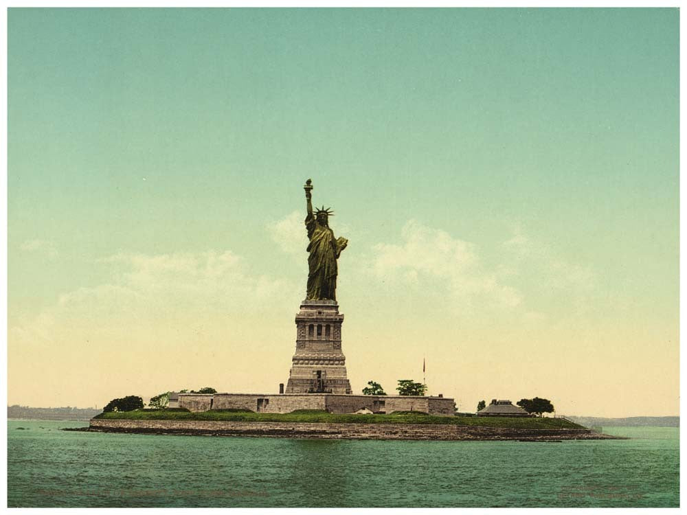 Statue of Liberty, New York Harbor 0400-2569