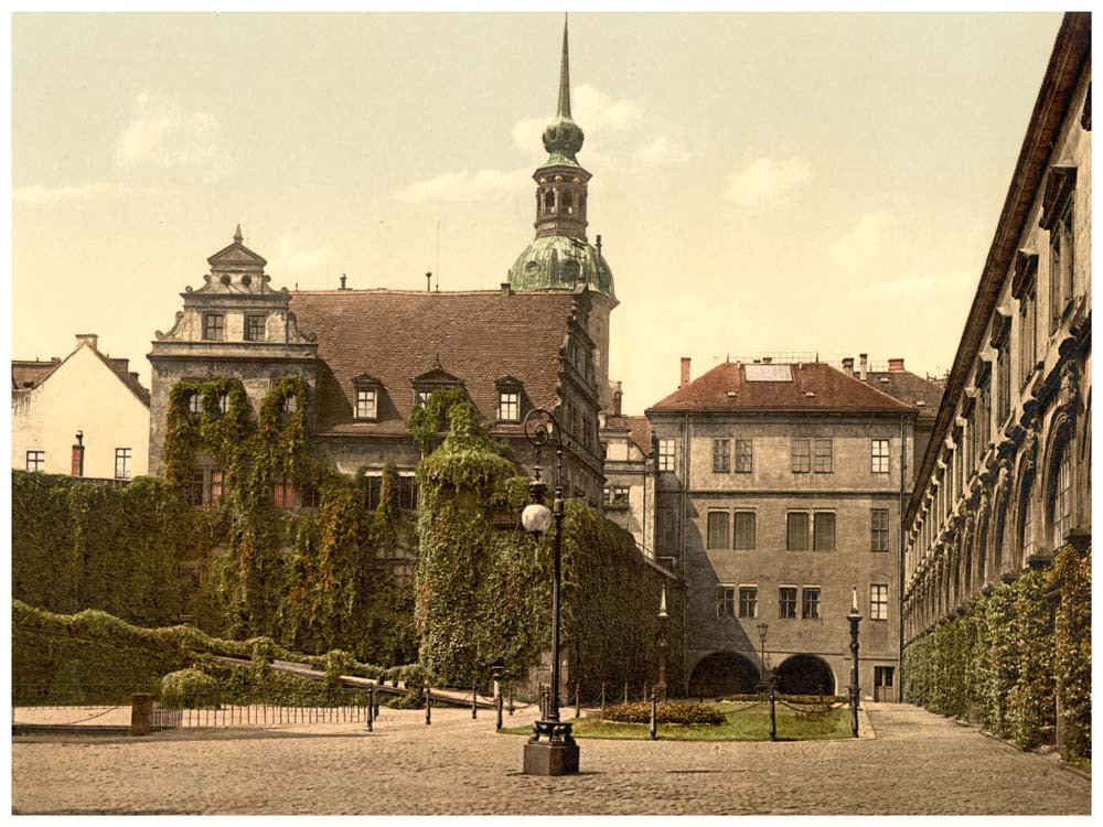 The Castle Yard, Altstadt, Dresden, Saxony, Germany 0400-3552