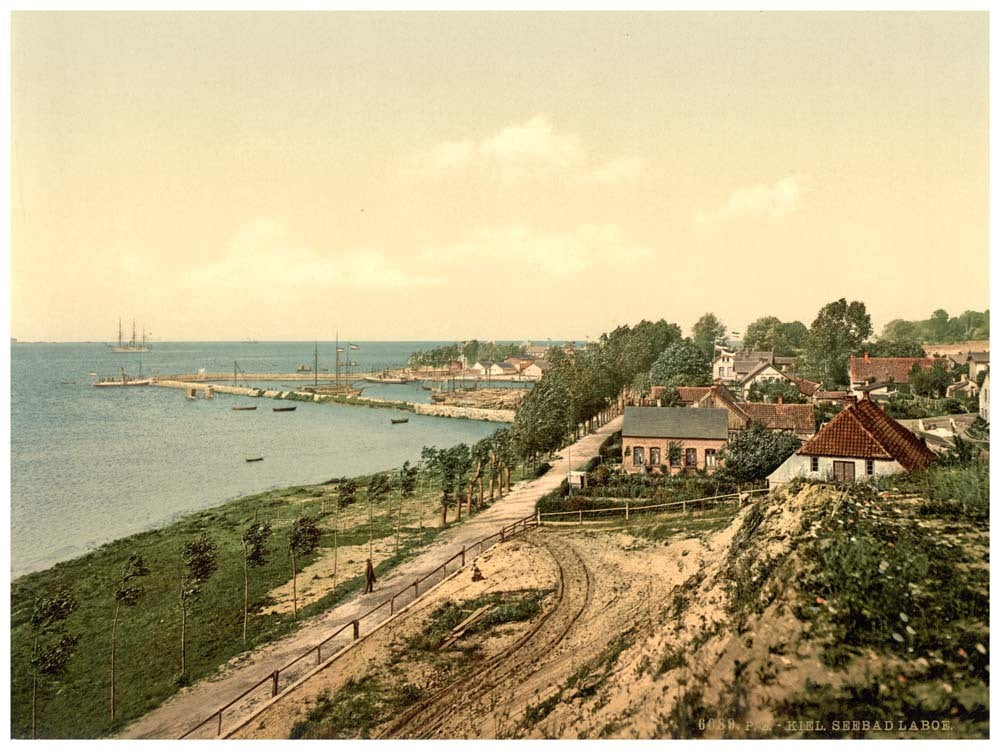 Laboe bathing place, Kiel, Schleswig-Holstein, Germany 0400-3626