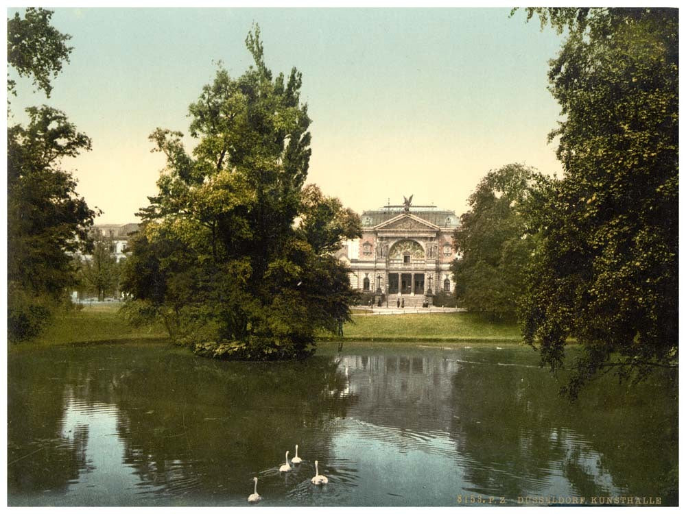 Art Museum, Dusseldorf, the Rhine, Germany 0400-4026