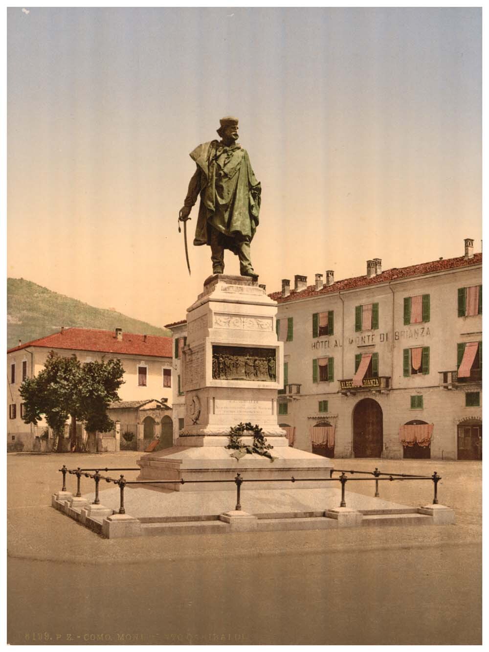 Como, Garibaldi Monument, Lake Como, Italy 0400-5373