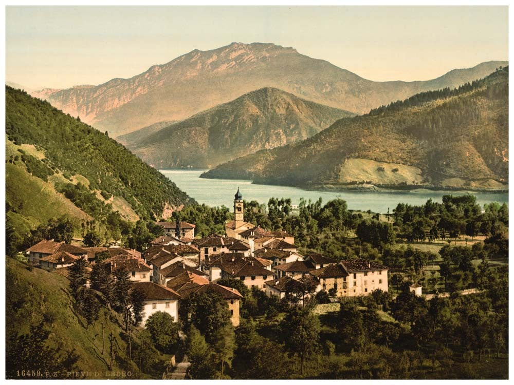 Pieve di Ledro, Lake Garda, Italy 0400-5408