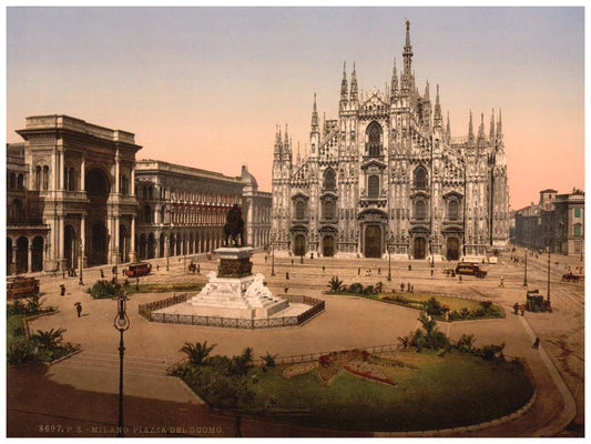 Piazza del Duomo, Milan, Italy 0400-5467